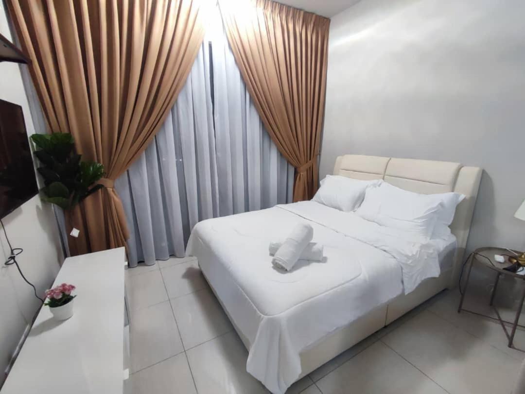 Pangsapuri Datum Jelatek Linked Lrt And Mall With Netflix -disney -washdryer Kuala Lumpur