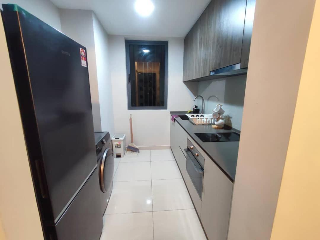 Pangsapuri Datum Jelatek Linked Lrt And Mall With Netflix -disney -washdryer