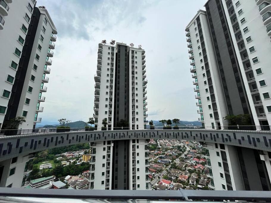 Datum Jelatek Linked Lrt And Mall With Netflix -disney -washdryer * Kuala Lumpur