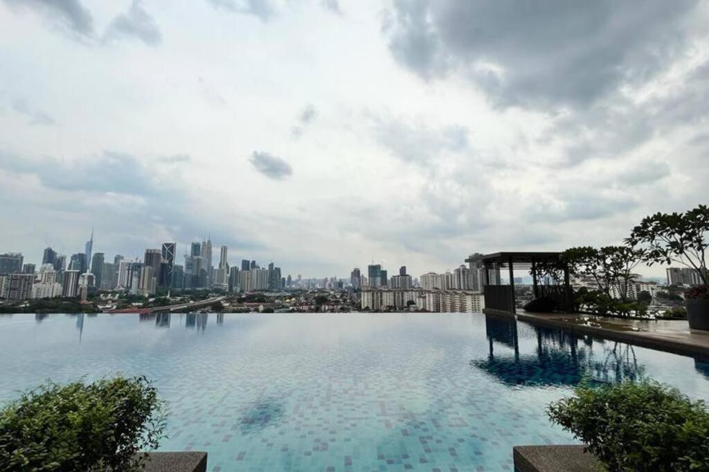 Appartement Datum Jelatek Linked Lrt And Mall With Netflix -disney -washdryer *