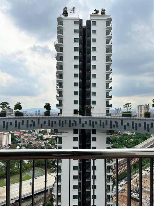 Datum Jelatek Linked Lrt And Mall With Netflix -disney -washdryer