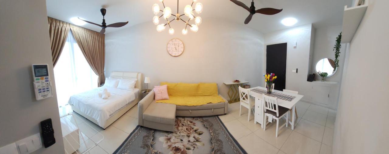 Datum Jelatek Linked Lrt And Mall With Netflix -disney -washdryer * Kuala Lumpur