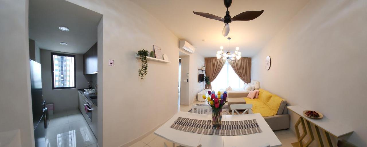 Datum Jelatek Linked Lrt And Mall With Netflix -disney -washdryer Kuala Lumpur