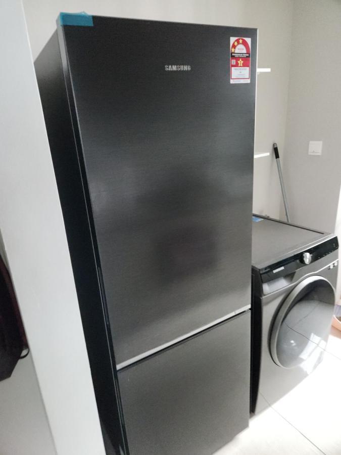 Datum Jelatek Linked Lrt And Mall With Netflix -disney -washdryer Kuala Lumpur