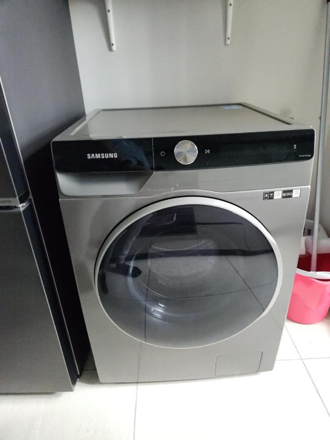 Datum Jelatek Linked Lrt And Mall With Netflix -disney -washdryer * Kuala Lumpur