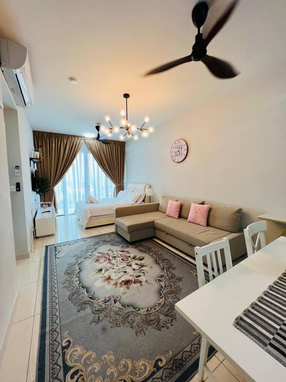 Datum Jelatek Linked Lrt And Mall With Netflix -disney -washdryer Kuala Lumpur